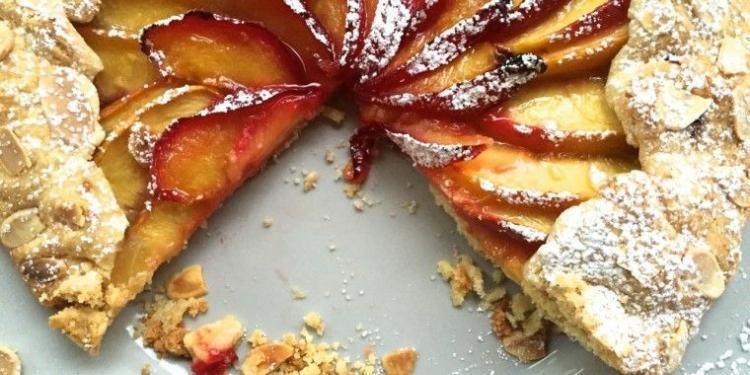 Peach and Plum Tart #Recipe #Peaches #Plums @MirabeauWine