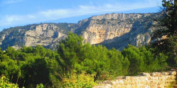 Luberon Views in Provence from Taillades @PrivateProvence