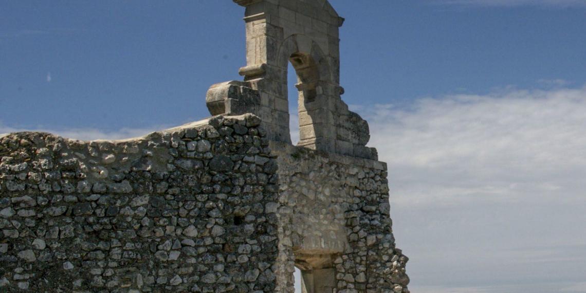 Villages of the Alpilles: Eygalières - Perfectly Provence