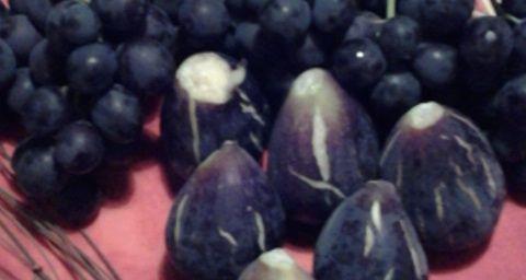 Black figs and Grapes Noire de Caromb Fresh Figs Dessert @hildast
