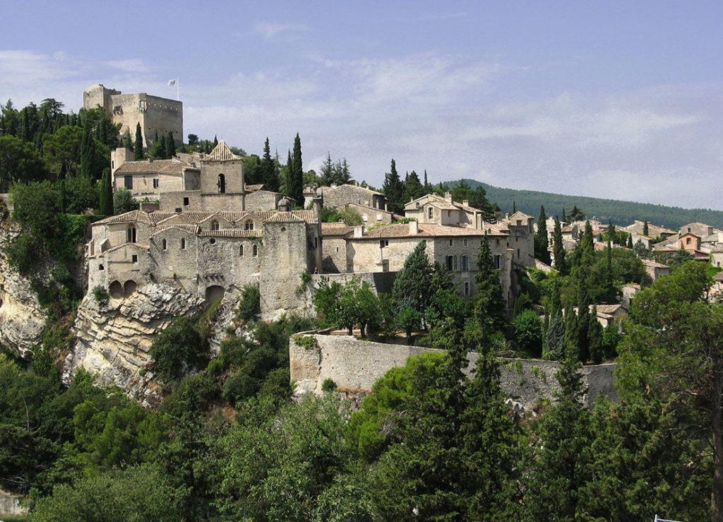 Vaison-la-Romaine #Vaison #Provence @vaisonsharon