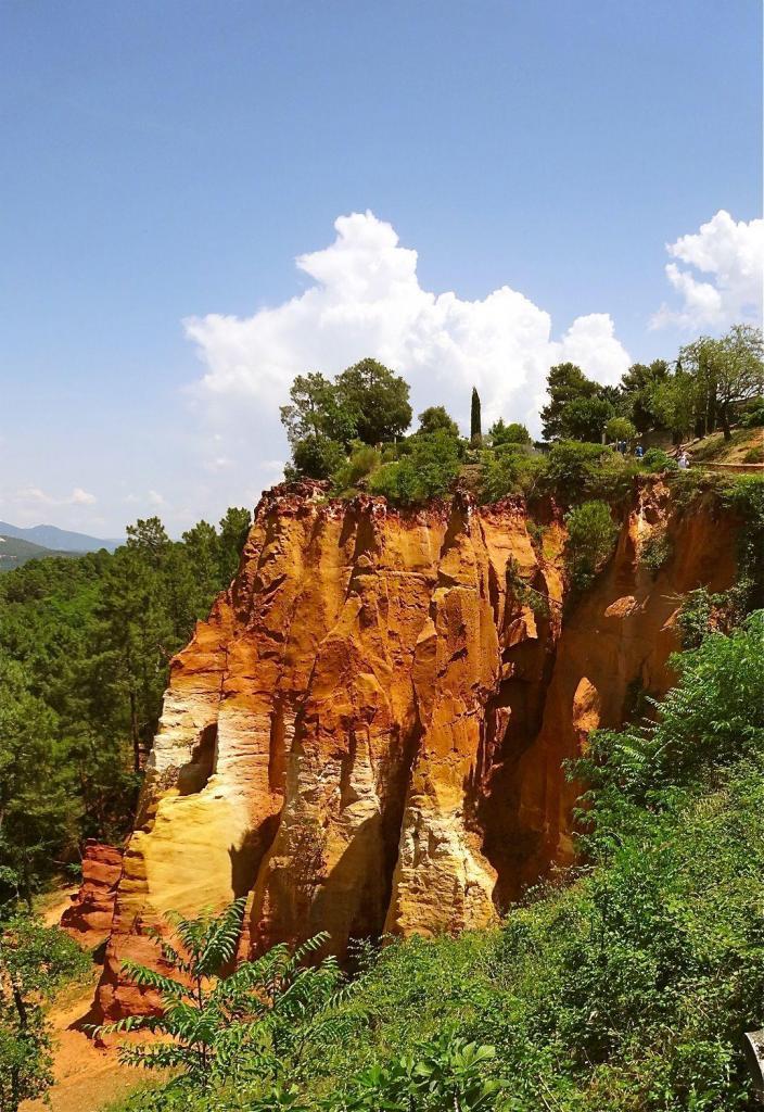 Red Cliffs of Roussillon @francewithdawn #Provence