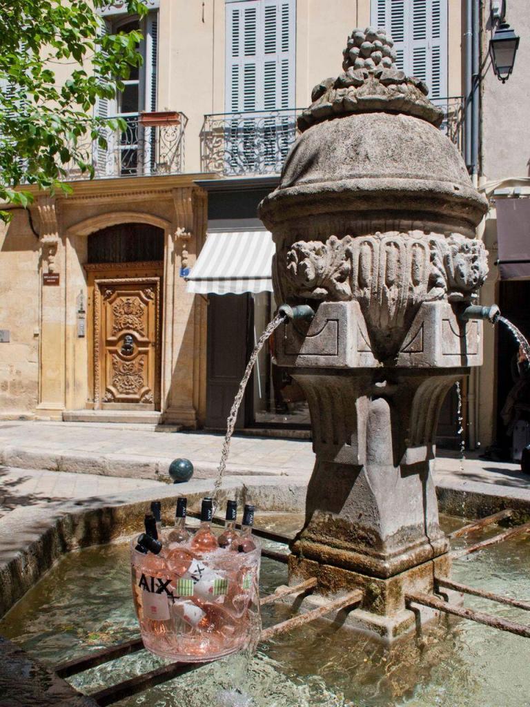 Rose Fountain in #AixenProvence