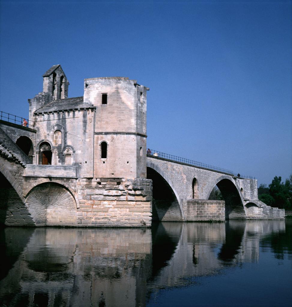 Pont d'Avignon Provence @paulshawcrossuk 