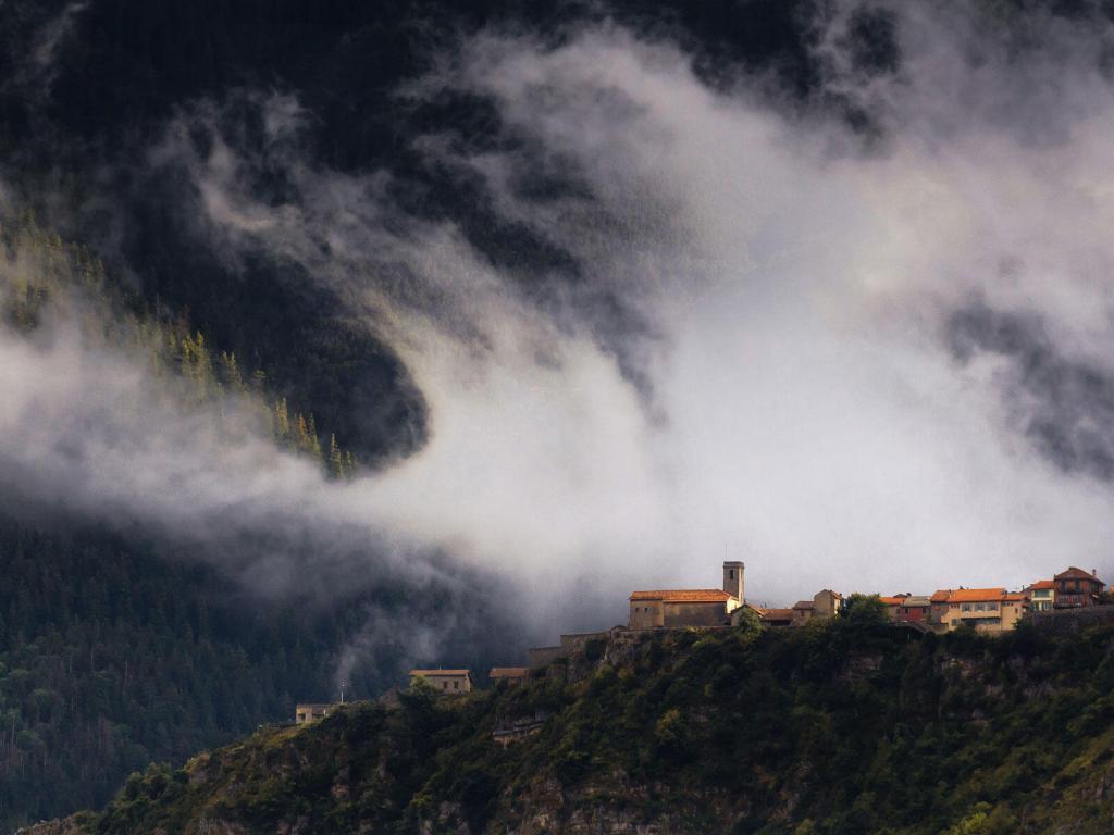 Low Cloud Mercantour National Park #Provence