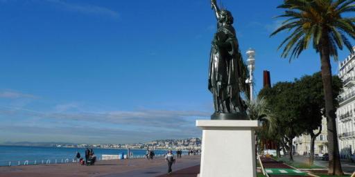 Promenade des Anglais #Nice via Liz Lord