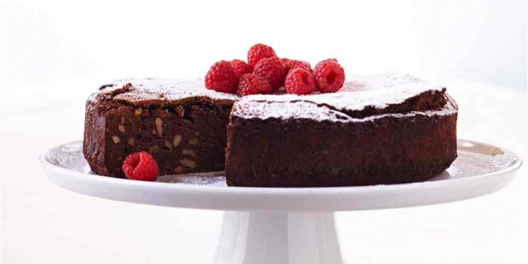 Chocolate cake #Food Styling #afoodstylistslife @VivaldoGroup