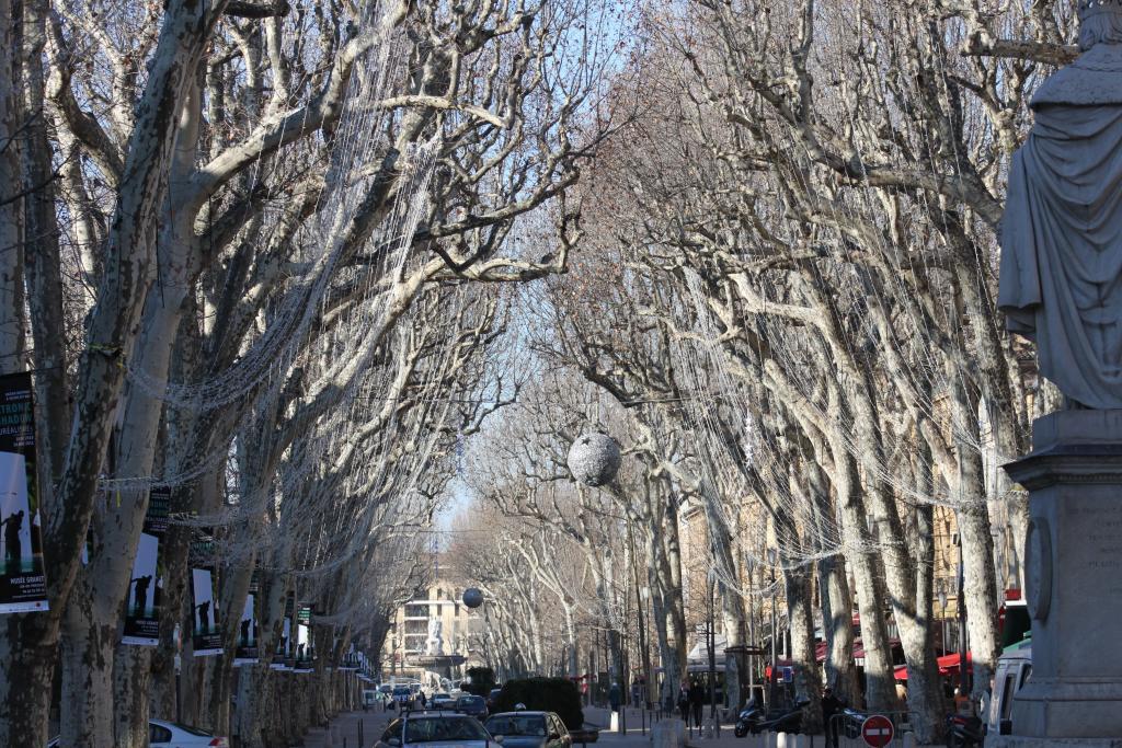 Cours Mirabeau #AixenProvence @PerfProvence