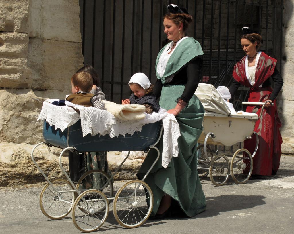 Arles Traditions #Arles @LostinArles @HeatherRobinson