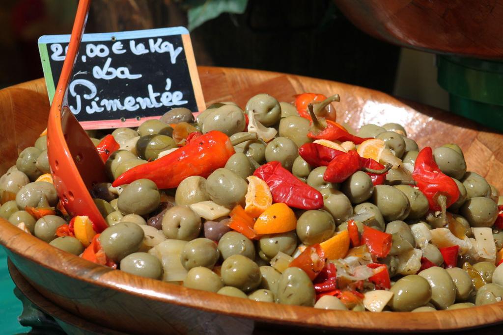 Olives in Provence #Olives #Provence @PerfProvence