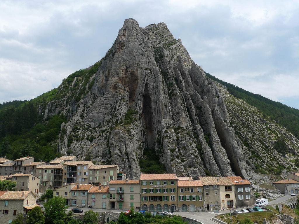 Sisteron Vallee du Jabron #ValleeduJabron #HauteProvence @PerfProvence