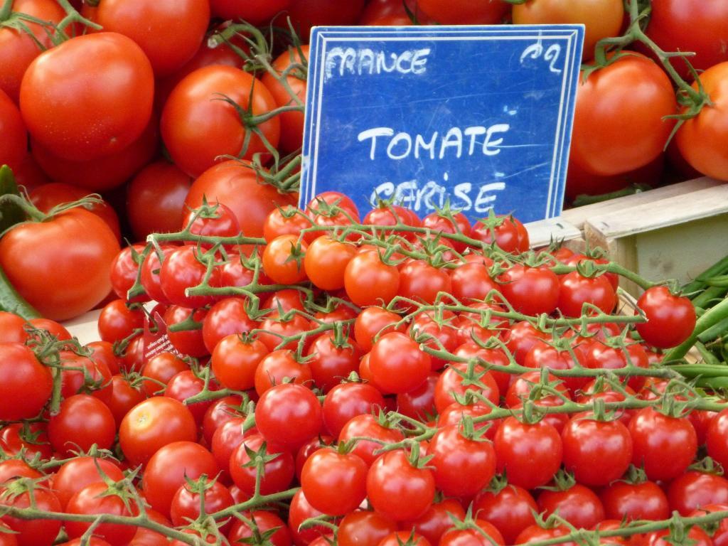 #Tomatoes in #Provence @PerfProvence