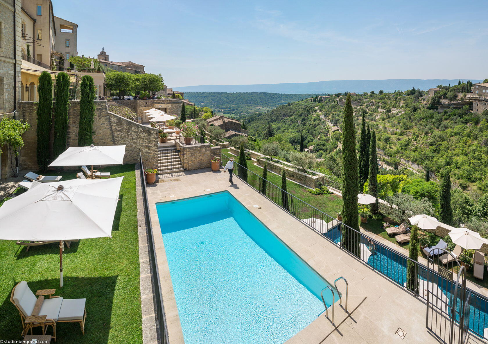 Pools la Bastide de Gordes Luberon