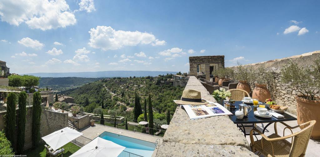 Views from la Bastide de Gordes #Gordes #Hotels