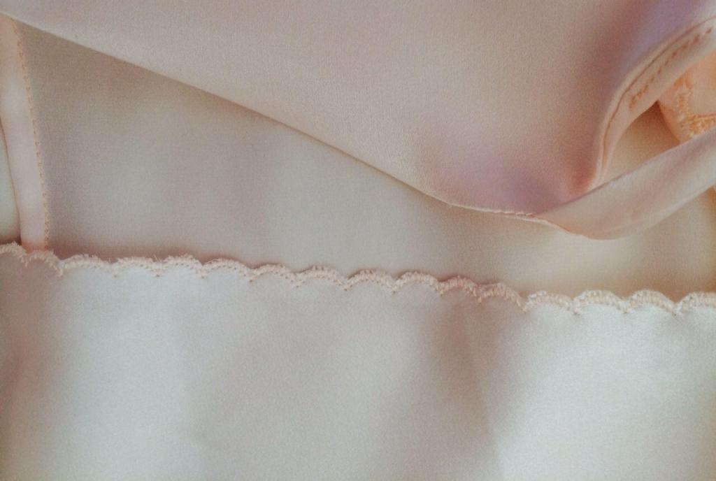 Detail silk satin slip @AmorginaAnnie @alabreche_annie