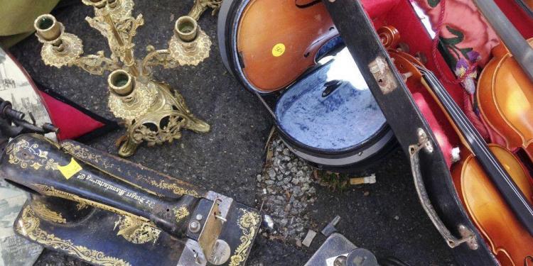 Sunday Flea Market