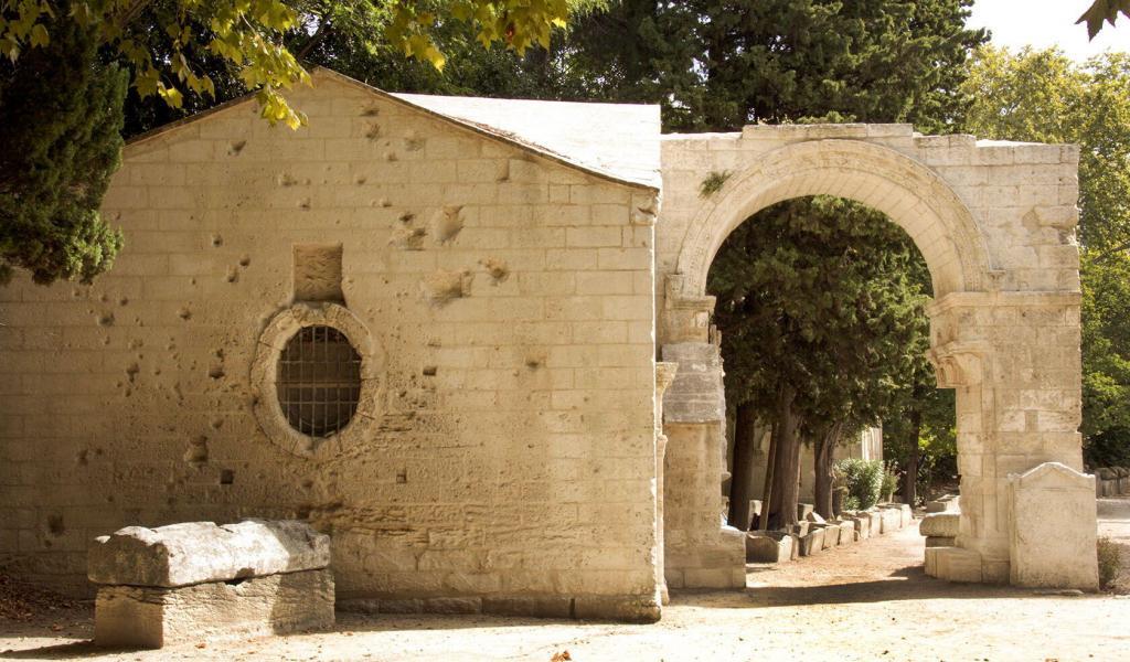 Alyscamps necropolis Sarcophages Provence Arles