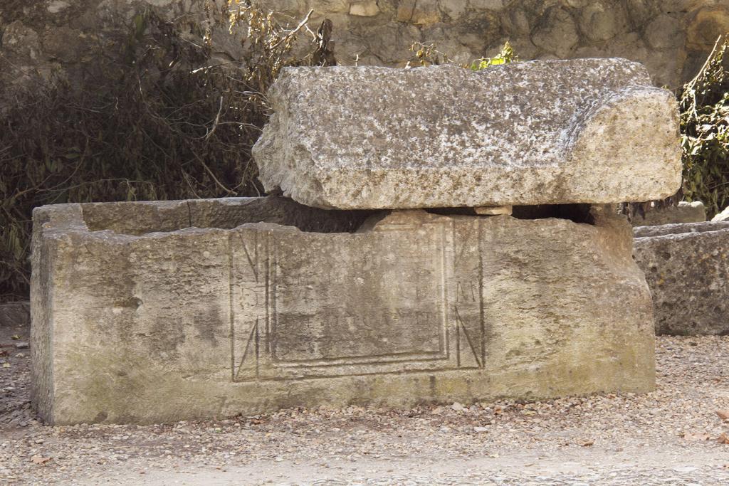 Alyscamps necropolis Sarcophages Provence Arles