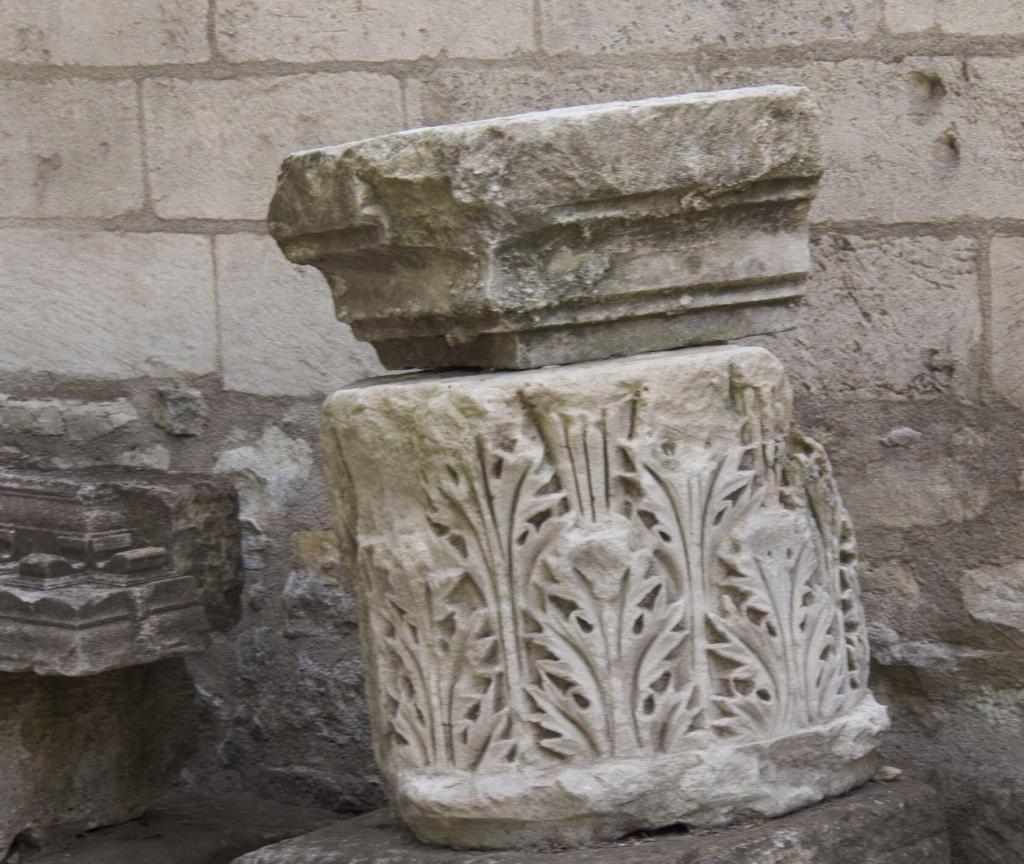 Alyscamps necropolis Sarcophages Provence Arles