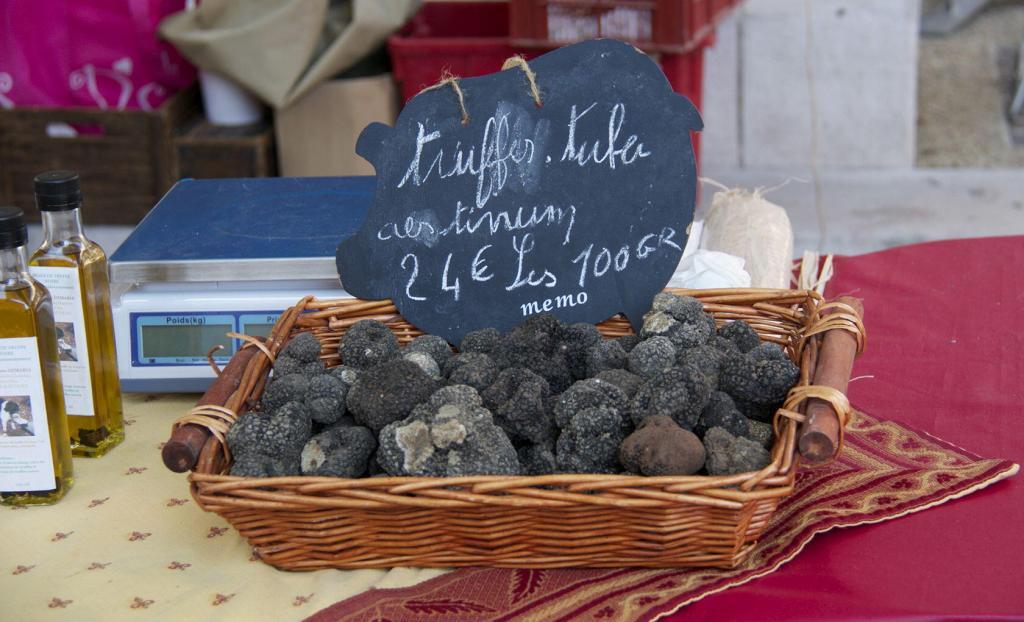 Market Day Cotignac Truffle Markets @PerfProvence