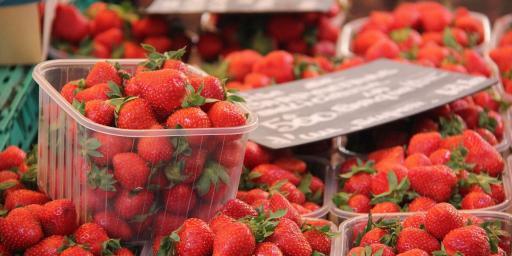 Market Strawberries Provence @PerfProvence