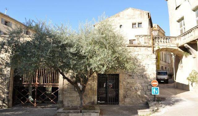 Street to center of old Uzès #Uzes @OurHouseinProvence