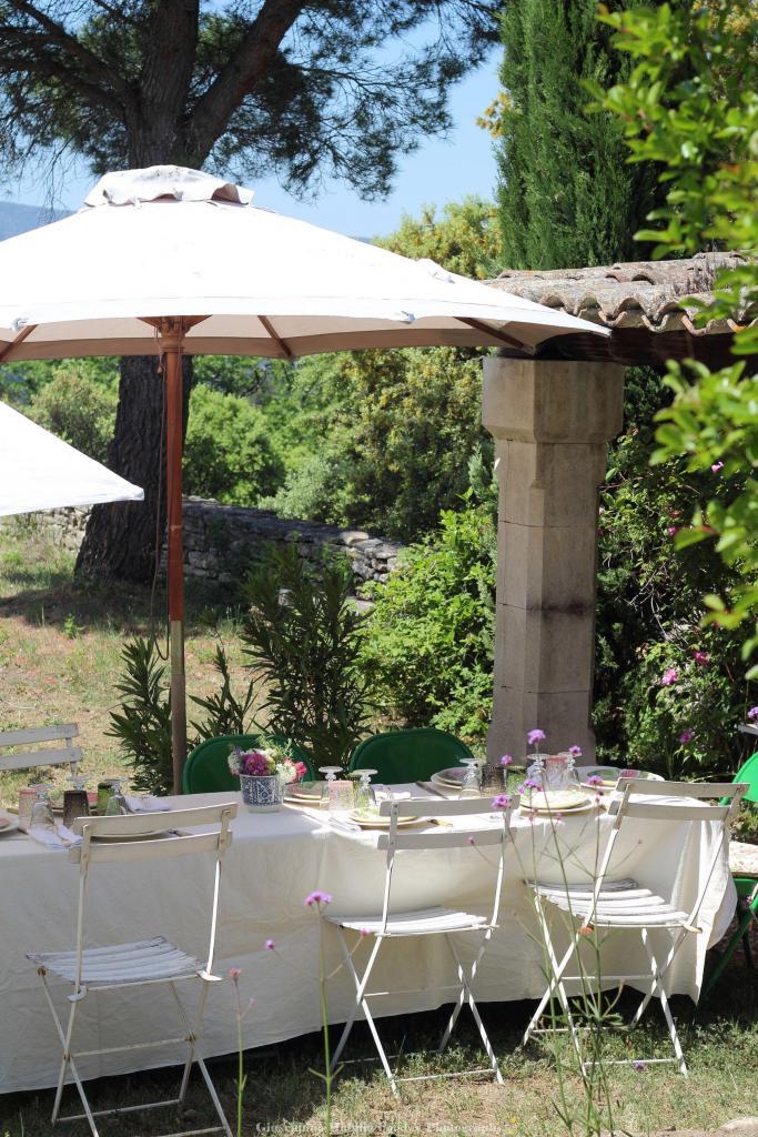 Al fresco dining #Provence @venisenprovence