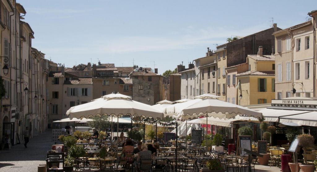 Place des Cardeurs #AixenProvence Restaurants #TastesofProvence @PerfProvence