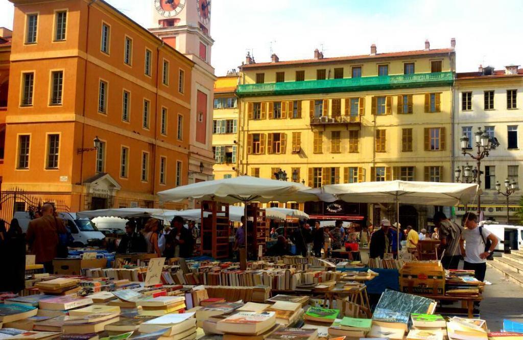 Book Market in Nice @ToursofNice #Nice06