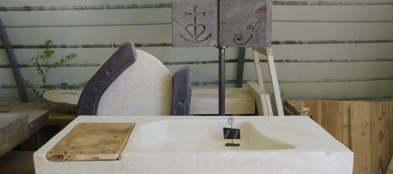 Stone Sink #Renovation #Provence @CuriousProvence