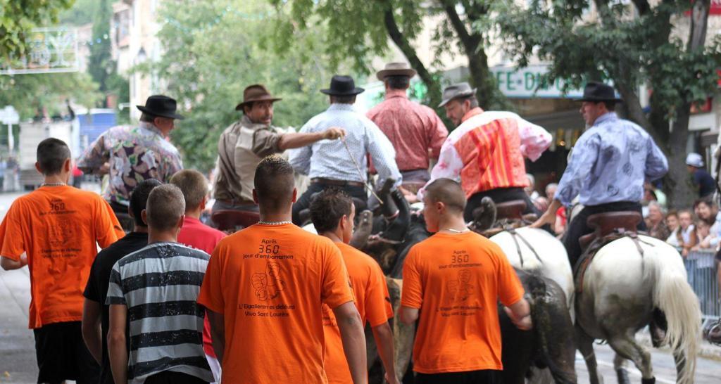 Fete du village Cowboys #Provence #ExploreProvence @PerfProvence