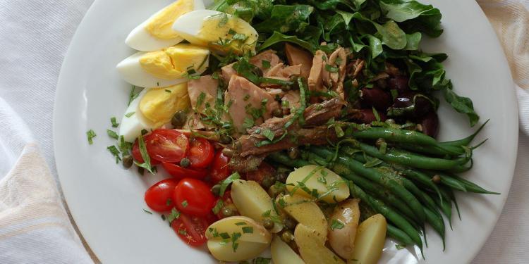 Salade Niçoise #TastesofProvence @CocoaandLavender