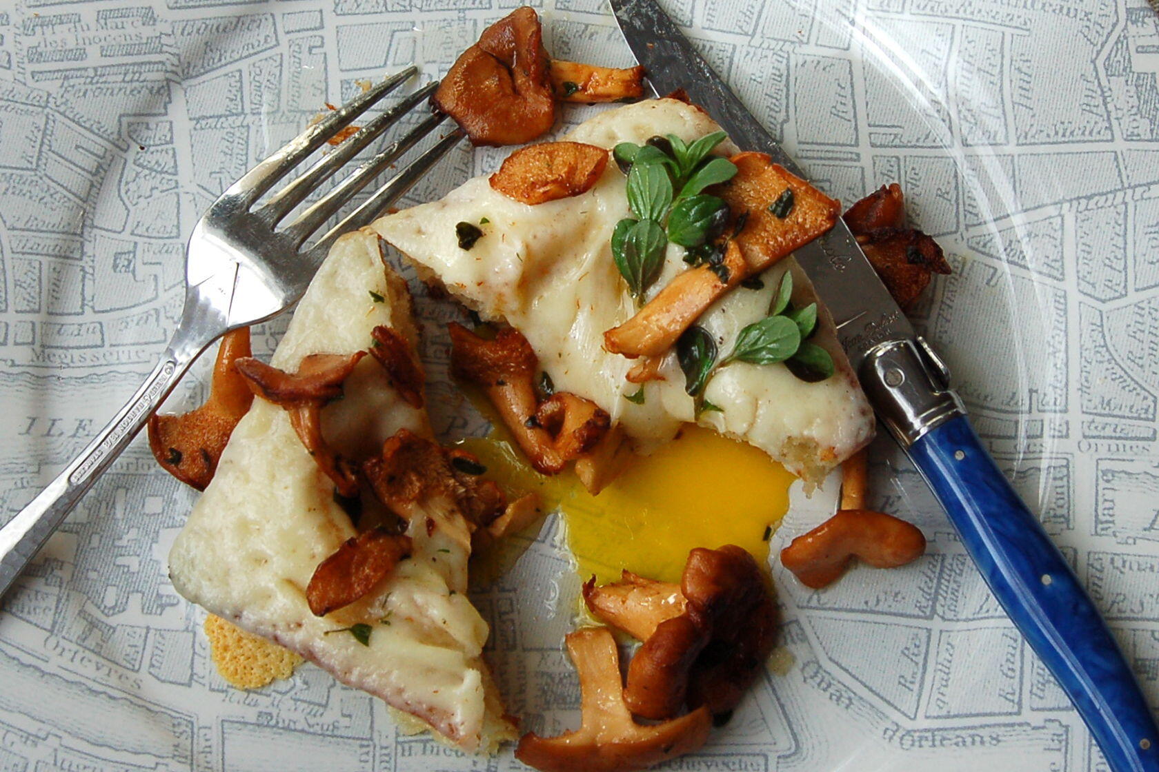 Bistro Sandwich Chanterelle Mushrooms toasted bread box Chanterelle Mushrooms @CocoaandLavender