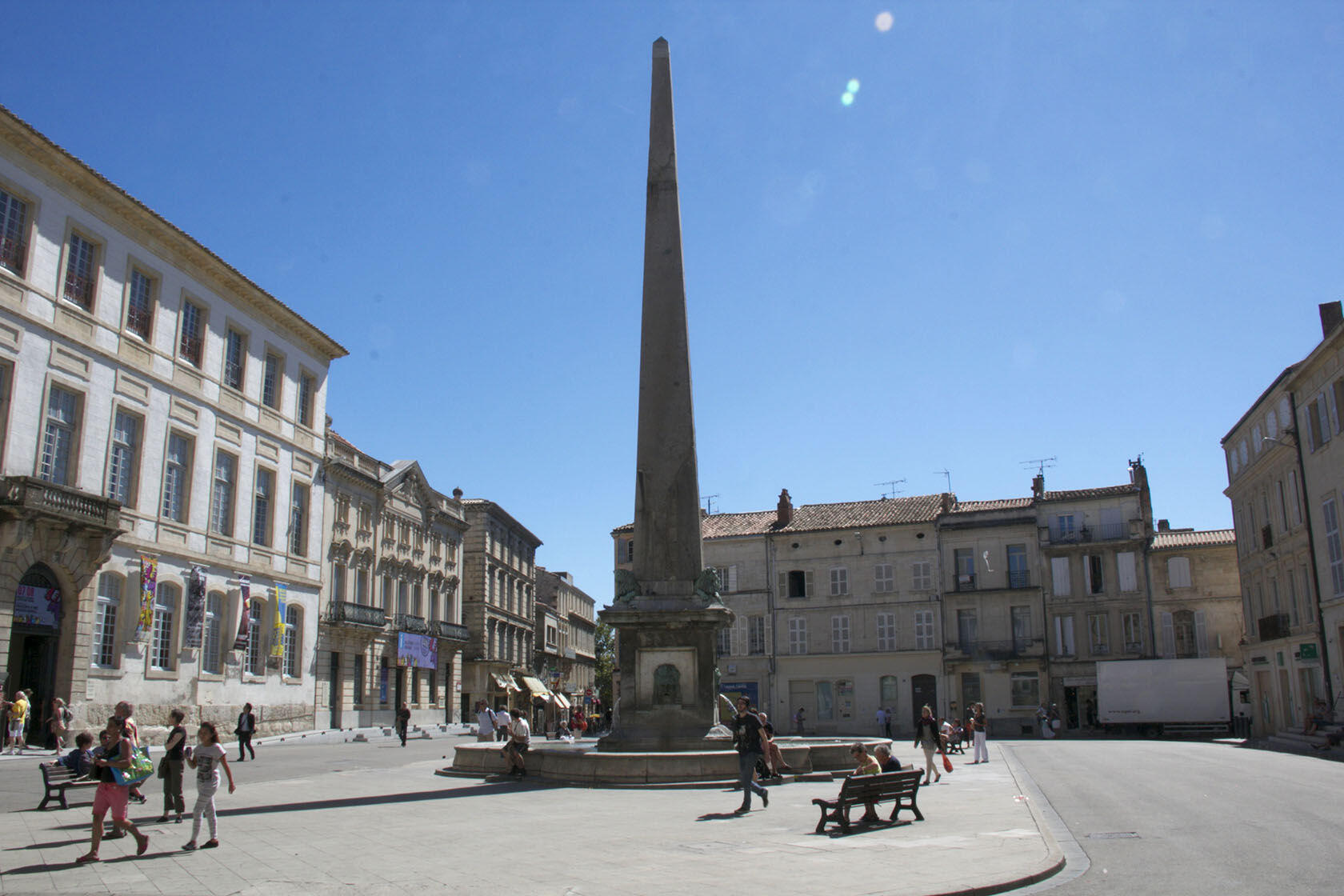 Arles Explore Provence