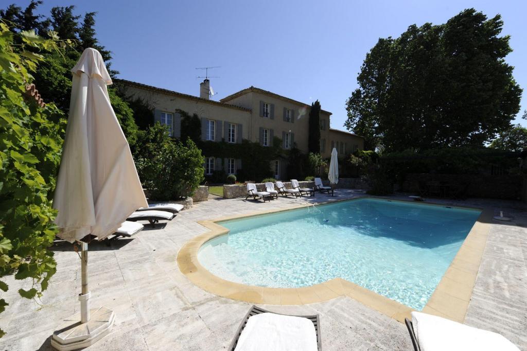 Ferme du Val pool and house
