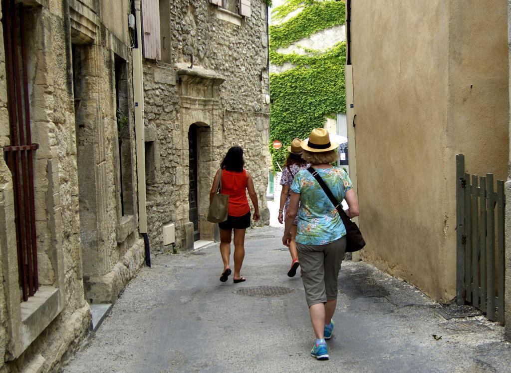 Luberon Village scenes #ExploreProvence #BlissFR @PerfProvence @BlissinFrance