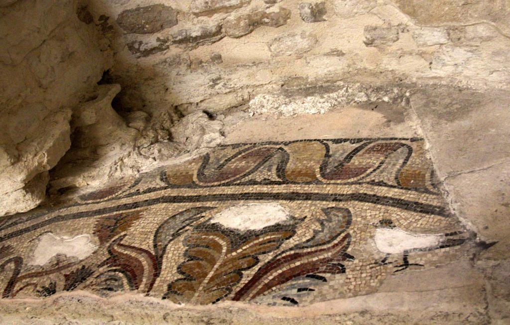 Mosaic remains in the cathedral #AixenProvence @PerfProvence