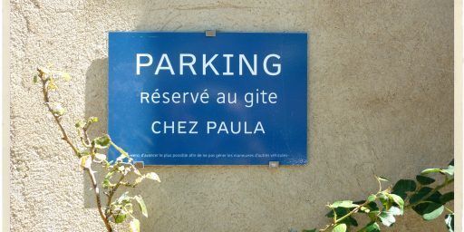 Provence Lifestyle Parking Chez Paula @tableenprovence