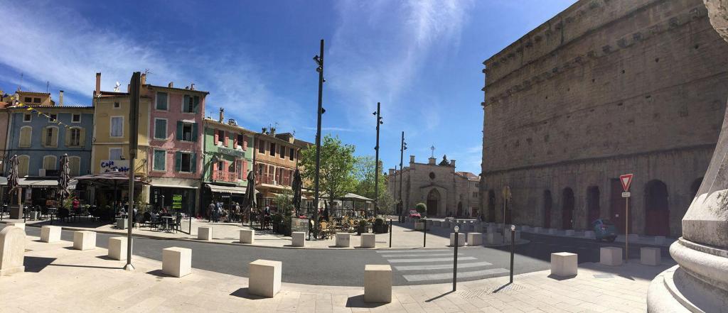 Orange Place de la Republique #Vaucuse #TravelinProvence