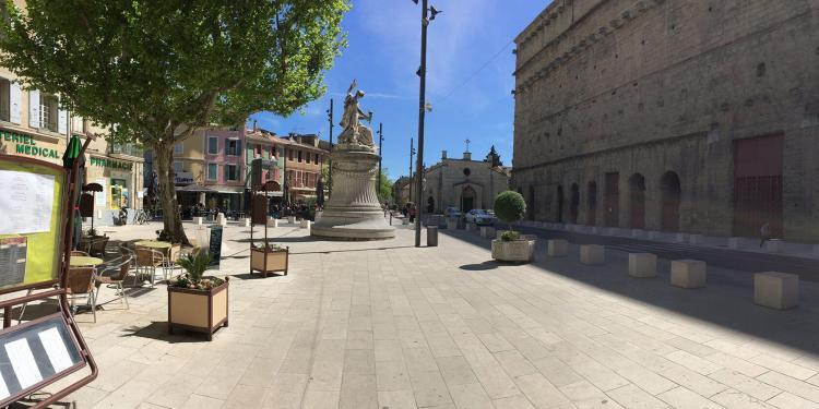 Orange Place de la Republique #Vaucuse #TravelinProvence