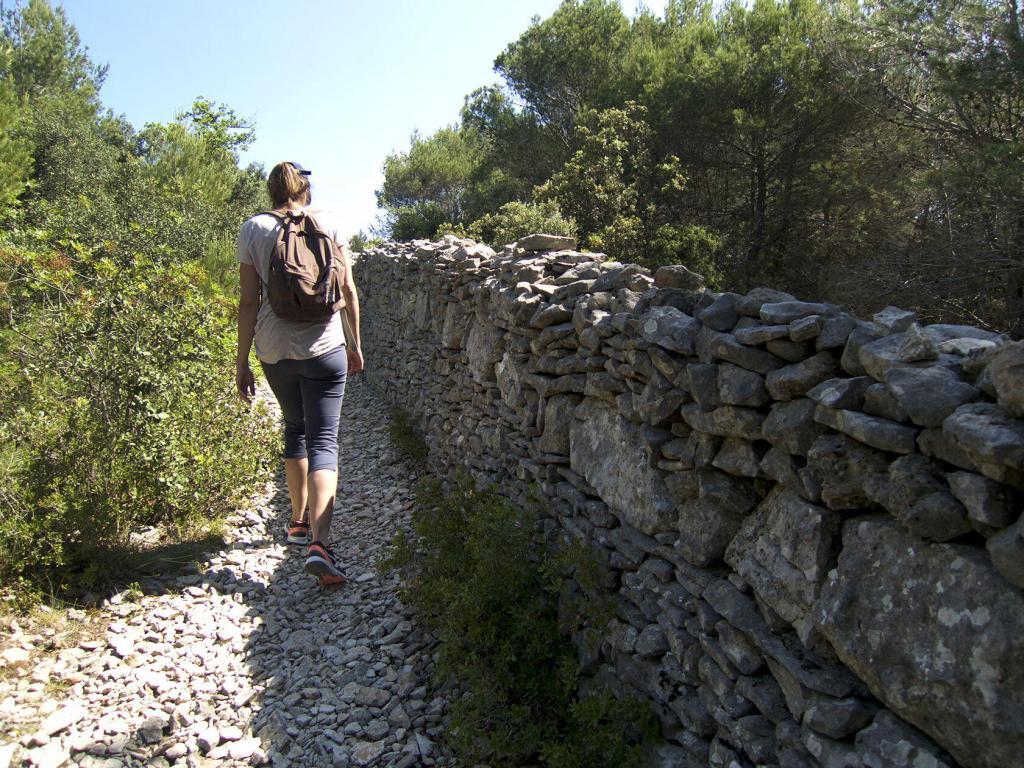 Mur de la Peste #Luberon #ExploreProvence @PerfProvence