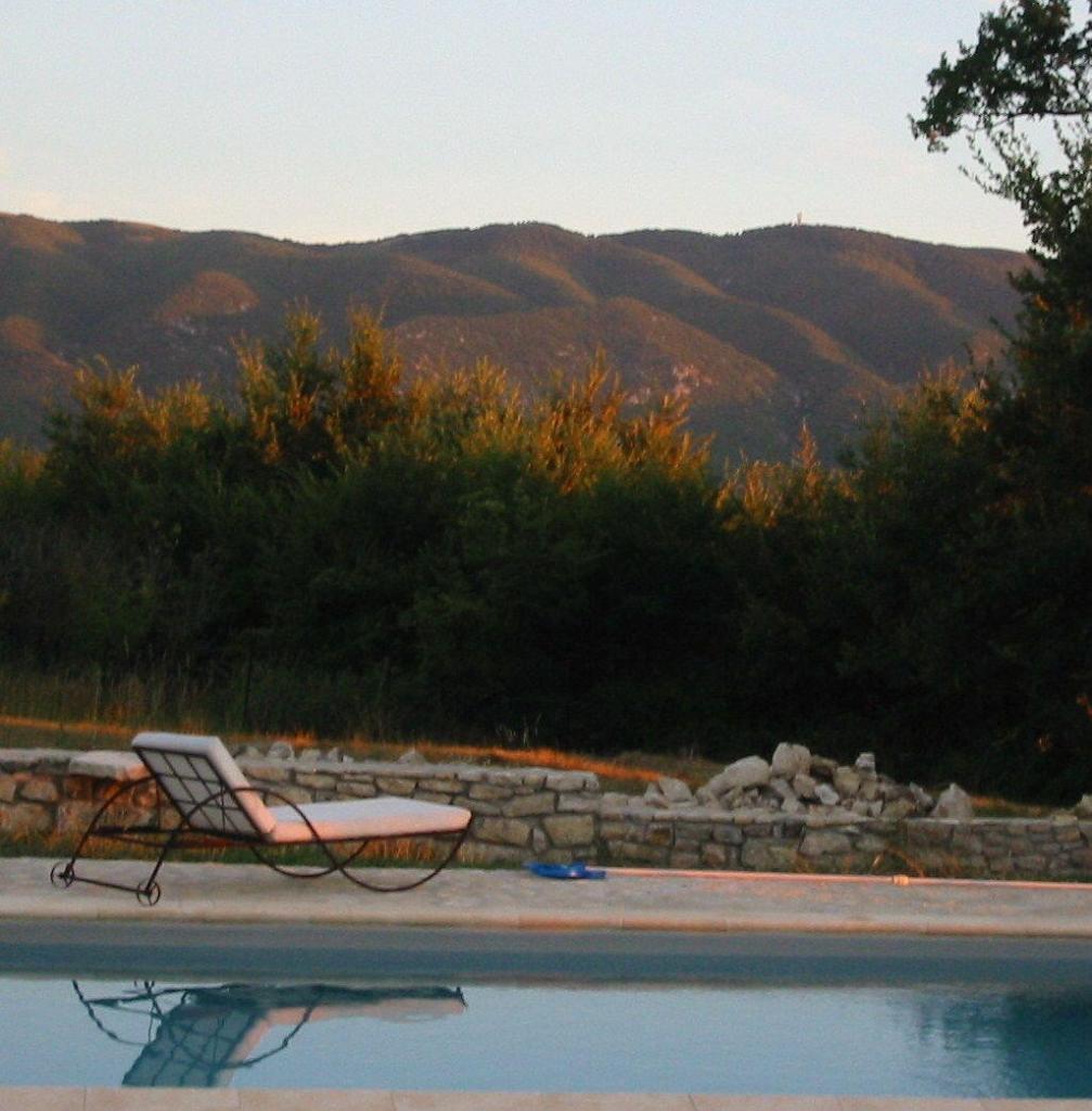 Sunset at a Pool in the Luberon #ExploreProvence @deb_lawrenson