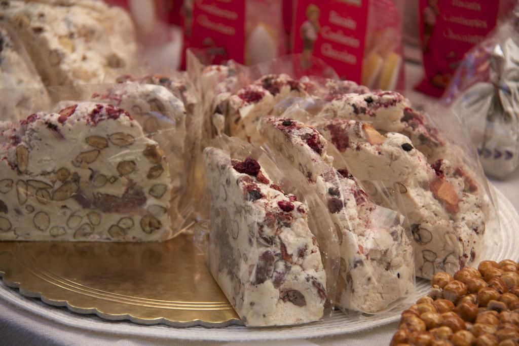 Market nougat in Provence @perfProvence