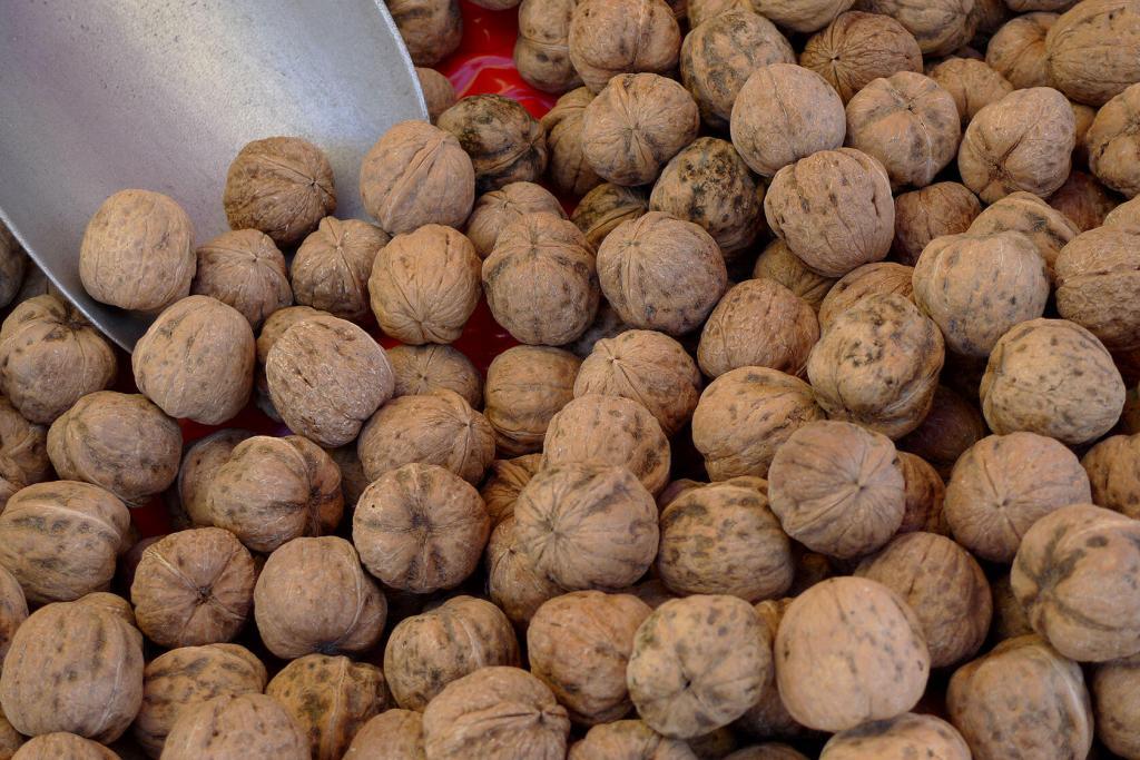 Walnuts in Provence @PerfProvence