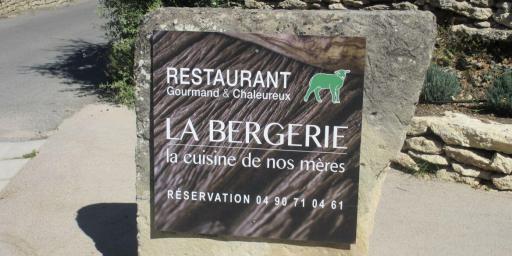 Foodie Bonnieux Luberon La Bergerie Restaurant Ferme de Capelongue in Bonnieux