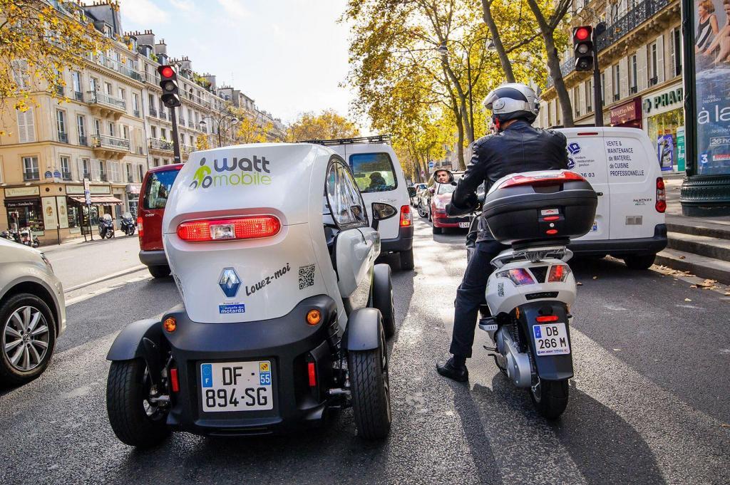 Wattmobile electric scooters in Paris