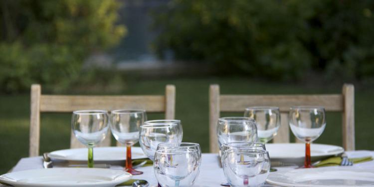 Table in Provence @Gingerandnutmeg
