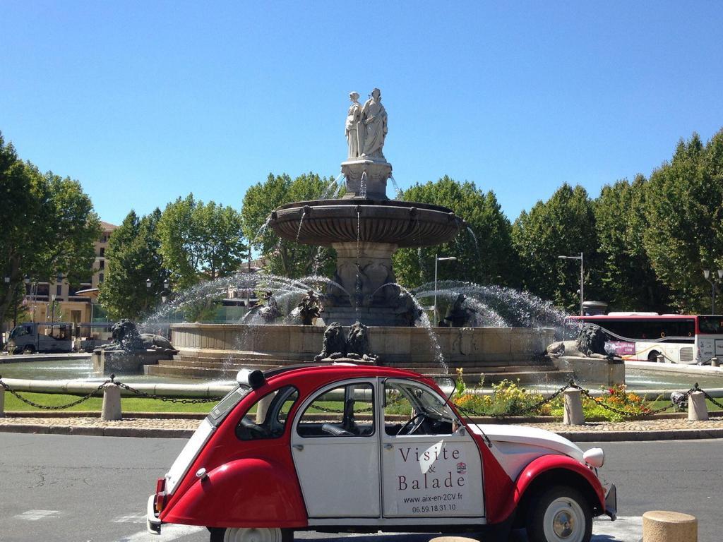 Aix en Provence 2CV Experience City Tour