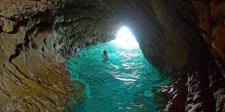 Blue Coast Trail Grotte de la Marine
