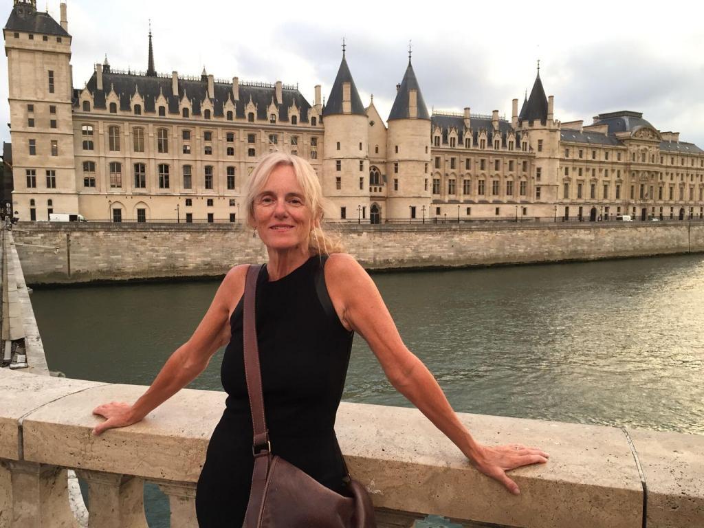 Mary Kay Seales in Paris